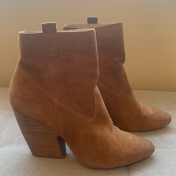 Pelle Moda Women's Brown Suede Side Zip Booties with Chunky Heel Size 9 - Picture 5 of 16